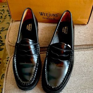 Bass Weejuns black size 9